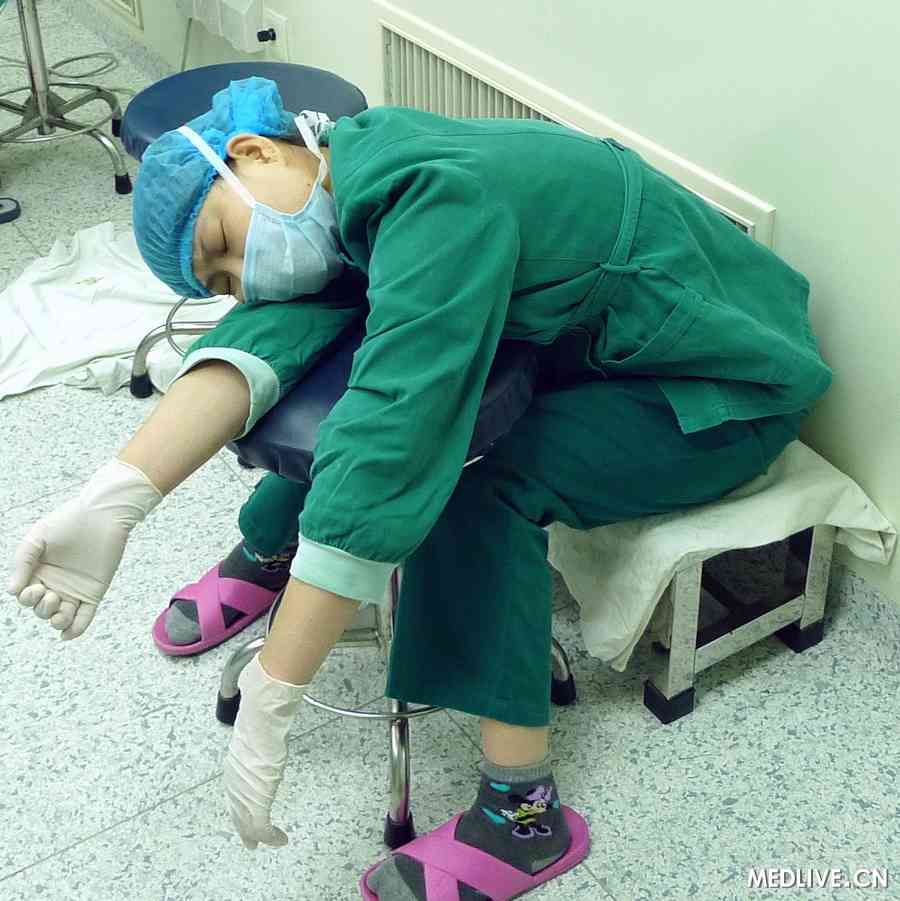 形容医生工作辛苦的句子