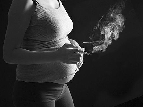 孕期吸煙會增加後代精神分裂症風險？