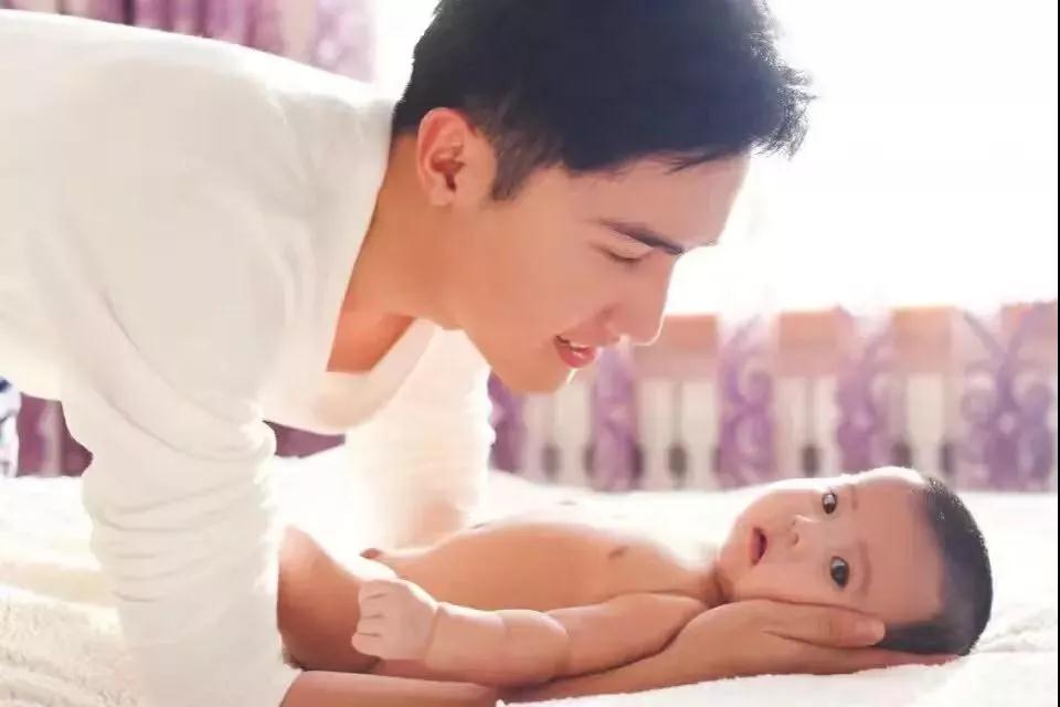 这位医生火了!给水果做手术,一夜吸粉12万