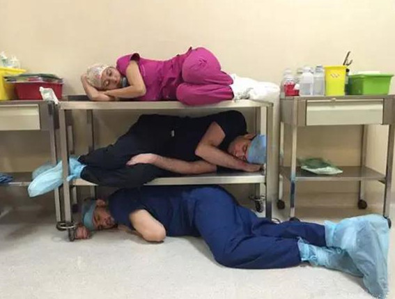 全国医生晒夜班费没有对比就没有伤害