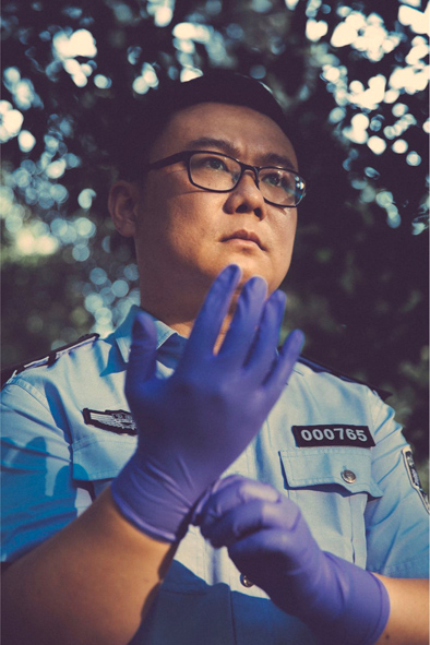 法医秦明背后的故事:第一个解剖的死者,居然是同学